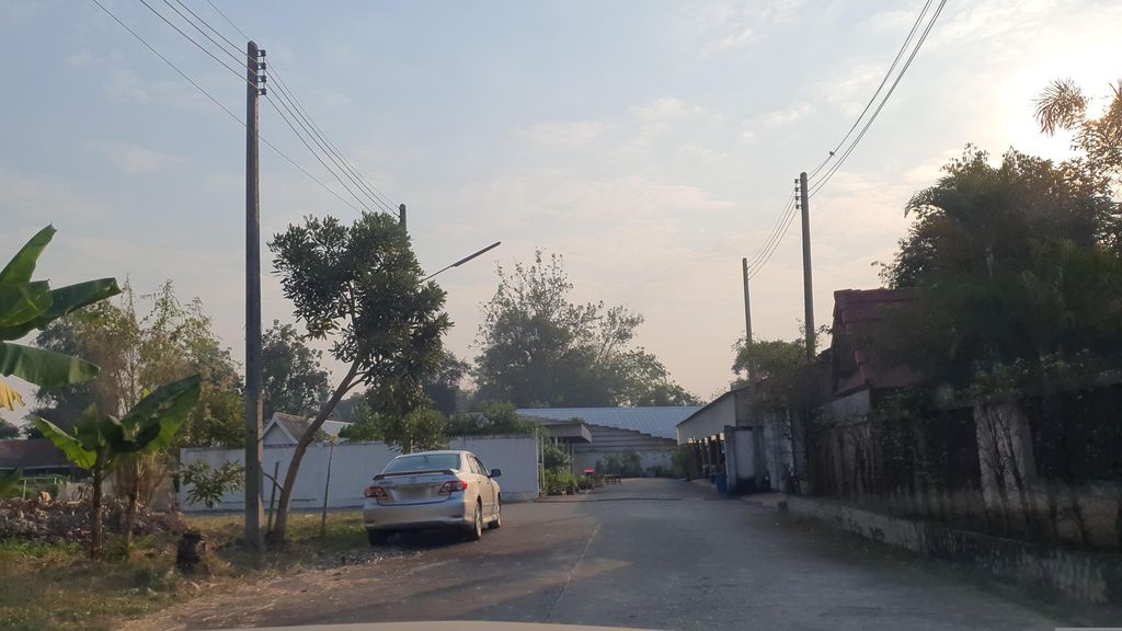 ภาพถนนตรงที่ ทาเคชิเชียงใหม่ ตั้งอยู่ ถ่ายโดย jrcarlsen พ.ศ. 2566 (2023) · A street-level view of where ทาเคชิเชียงใหม่ · Tha Khe Chi Chiang Mai stands, by jrcarlsen in 2566 (2023)