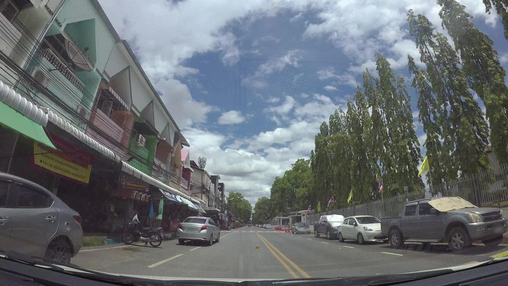 ภาพถนนตรงที่ หอมเนย คาเฟ่ ตั้งอยู่ ถ่ายโดย kaart_3 พ.ศ. 2562 (2019) · A street-level view of where หอมเนย คาเฟ่ · Homnoei Café stands, by kaart_3 in 2562 (2019)