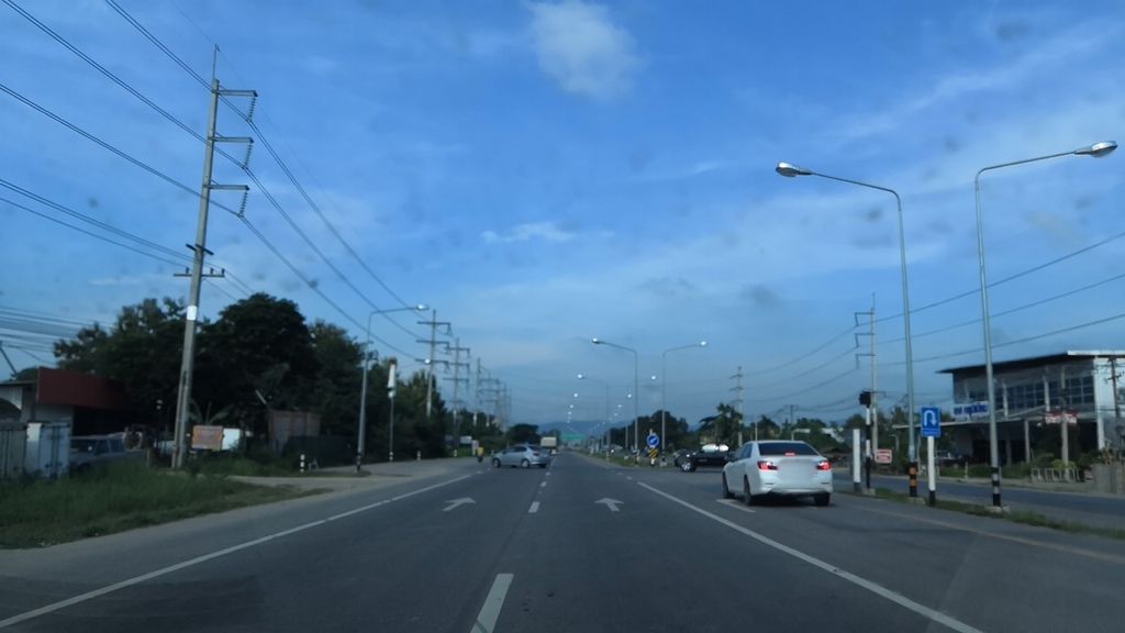 ภาพถนนตรงที่ หม่าล่า คาร์แคร์ ตั้งอยู่ ถ่ายโดย charlesano พ.ศ. 2561 (2018) · A street-level view of where หม่าล่า คาร์แคร์ · Mala Car Care stands, by charlesano in 2561 (2018)