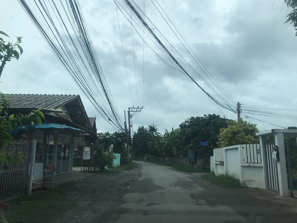 ภาพถนนตรงที่ ร้านเปียแก๊ส ตั้งอยู่ ถ่ายโดย prasert พ.ศ. 2561 (2018) · A street-level view of where ร้านเปียแก๊ส · Ran Pia Kaet stands, by prasert in 2561 (2018)