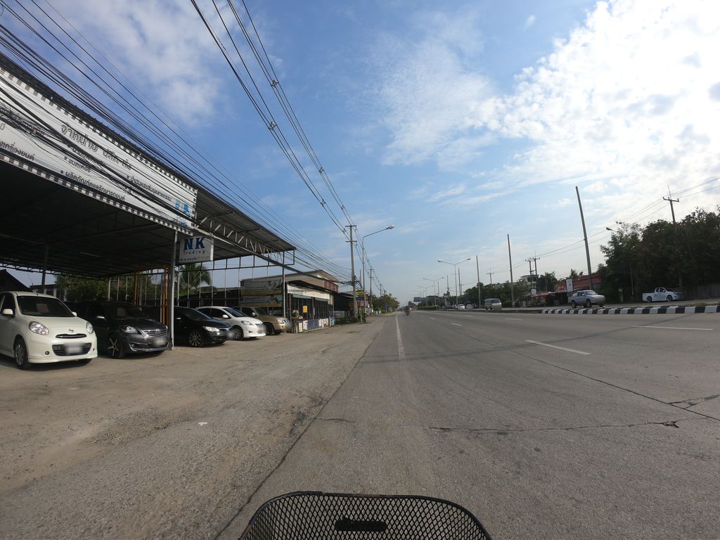 ภาพถนนตรงที่ ศุภกรณ์ ออโต้เซลล์ ตั้งอยู่ ถ่ายโดย chanuwath_grab พ.ศ. 2562 (2019) · A street-level view of where ศุภกรณ์ ออโต้เซลล์ · Supka Auto Sen stands, by chanuwath_grab in 2562 (2019)