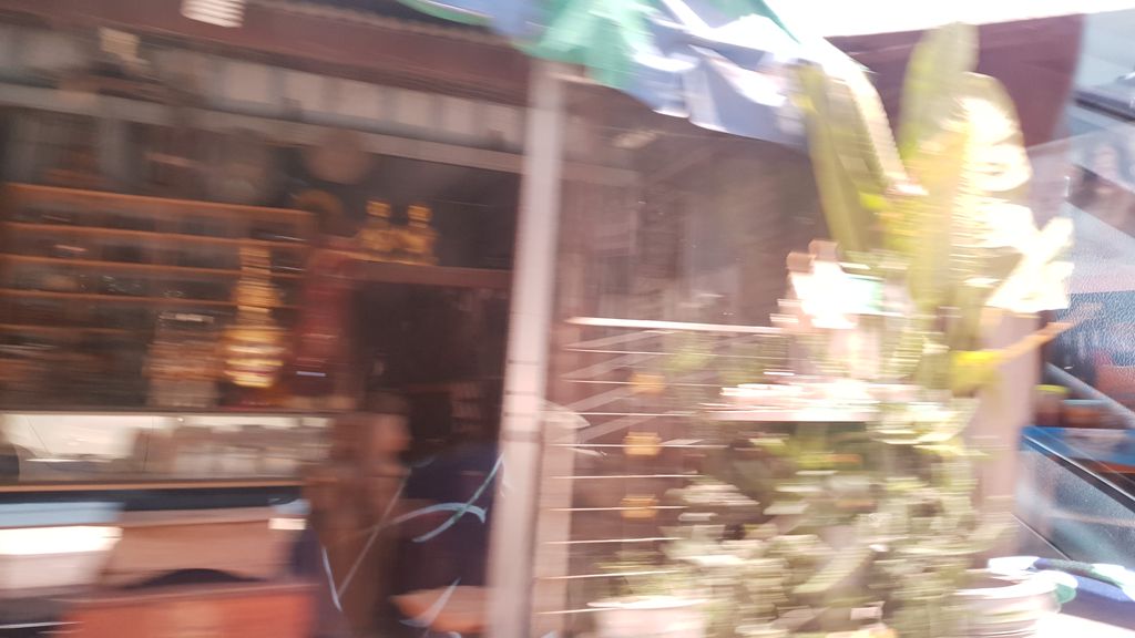 ภาพถนนตรงที่ En Chiangmai ตั้งอยู่ ถ่ายโดย silamanee พ.ศ. 2561 (2018) · A street-level view of where En Chiangmai stands, by silamanee in 2561 (2018)