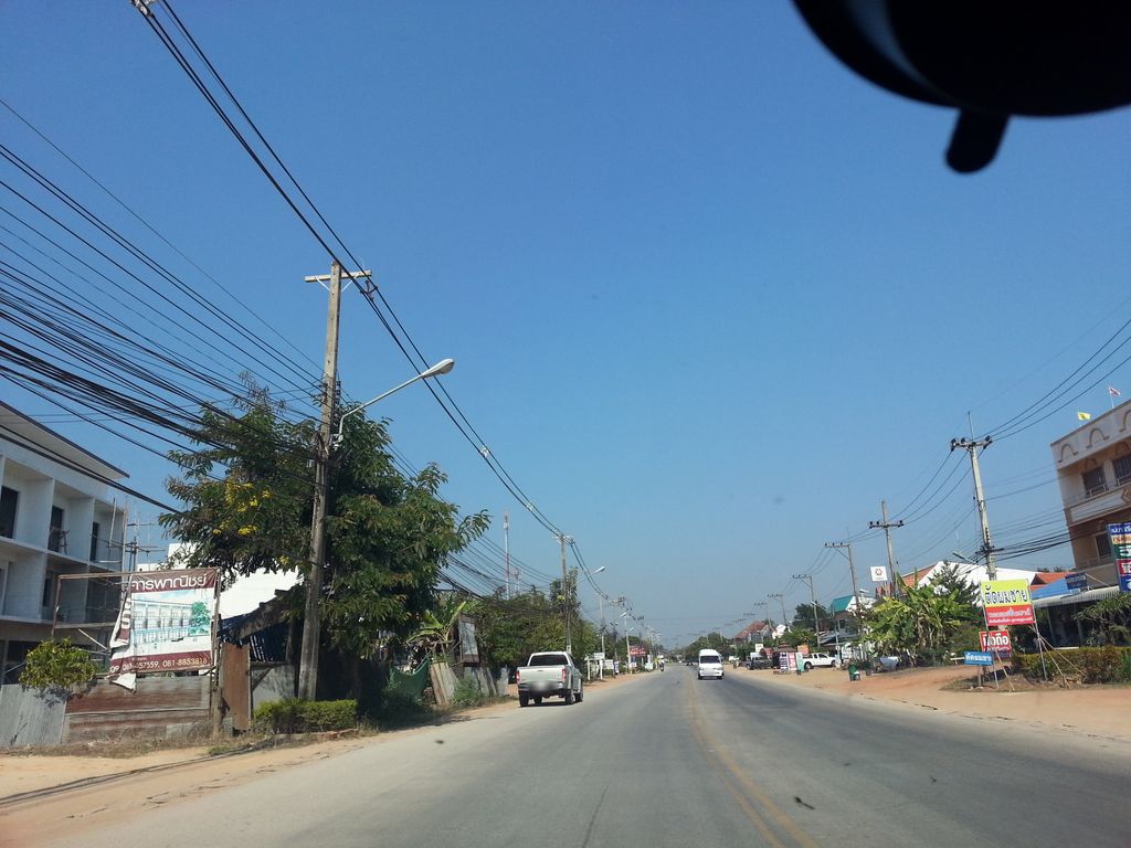 ภาพถนนตรงที่ โจ๊กอินดี้ ตั้งอยู่ ถ่ายโดย mishari พ.ศ. 2558 (2015) · A street-level view of where โจ๊กอินดี้ · Chokindi stands, by mishari in 2558 (2015)