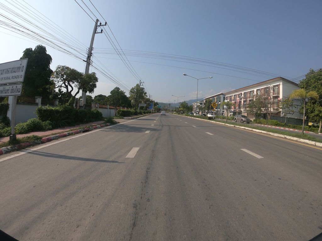 ภาพถนนตรงที่ ขนมจีนดอยคำ ตั้งอยู่ ถ่ายโดย chanuwath_grab พ.ศ. 2562 (2019) · A street-level view of where ขนมจีนดอยคำ · Khanomchindoikham stands, by chanuwath_grab in 2562 (2019)