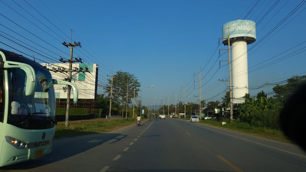 ภาพถนนตรงที่ FANLI Resort Chiang Mai ตั้งอยู่ ถ่ายโดย jrcarlsen พ.ศ. 2562 (2019) · A street-level view of where FANLI Resort Chiang Mai stands, by jrcarlsen in 2562 (2019)