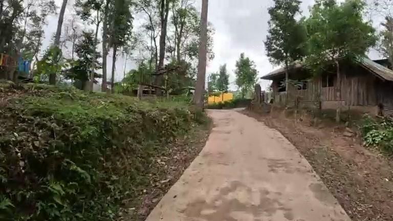 ภาพถนนตรงที่ Muangwin Valley Camp ตั้งอยู่ ถ่ายโดย julcnx พ.ศ. 2567 (2024) · A street-level view of where Muangwin Valley Camp stands, by julcnx in 2567 (2024)