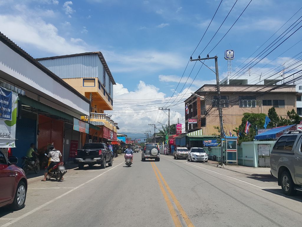 ภาพถนนตรงที่ Ocean Life Insurance ตั้งอยู่ ถ่ายโดย jrcarlsen พ.ศ. 2558 (2015) · A street-level view of where Ocean Life Insurance stands, by jrcarlsen in 2558 (2015)