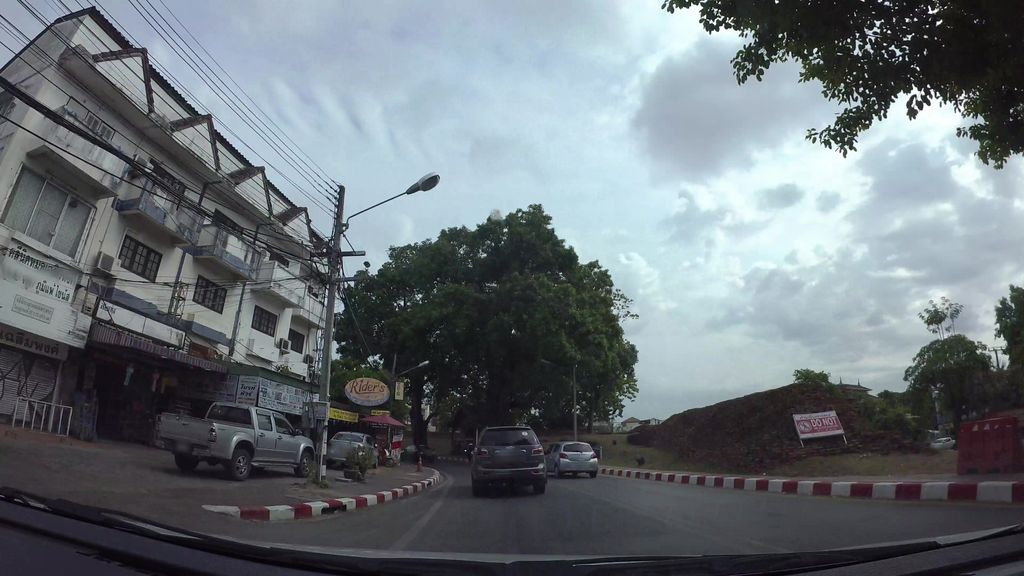 ภาพถนนตรงที่ ร้านเทียนหอมล้านนา ตั้งอยู่ ถ่ายโดย kaart_3 พ.ศ. 2562 (2019) · A street-level view of where ร้านเทียนหอมล้านนา · Ran Thianhom Lanna stands, by kaart_3 in 2562 (2019)