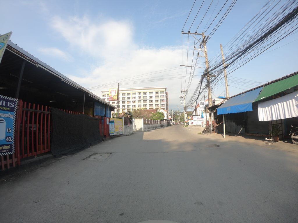 ภาพถนนตรงที่ สบายไข่ 2 ตั้งอยู่ ถ่ายโดย chanuwath_grab พ.ศ. 2562 (2019) · A street-level view of where สบายไข่ 2 · Sabaikhai 2 stands, by chanuwath_grab in 2562 (2019)