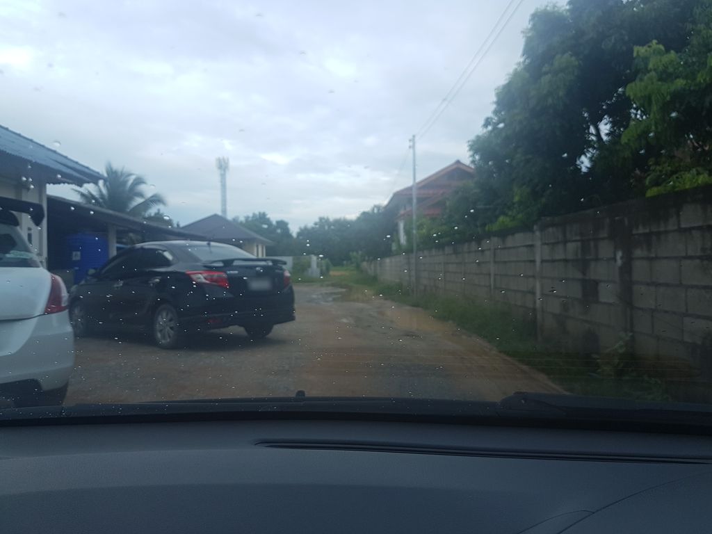 ภาพถนนตรงที่ ลาบริมทางแม่โจ้ ตั้งอยู่ ถ่ายโดย ekkarin พ.ศ. 2561 (2018) · A street-level view of where ลาบริมทางแม่โจ้ · Lap Rimthang Mae Jo stands, by ekkarin in 2561 (2018)