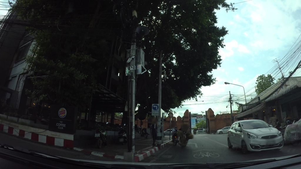 ภาพถนนตรงที่ Cm Center Place Tour ตั้งอยู่ ถ่ายโดย kaart_3 พ.ศ. 2562 (2019) · A street-level view of where Cm Center Place Tour stands, by kaart_3 in 2562 (2019)
