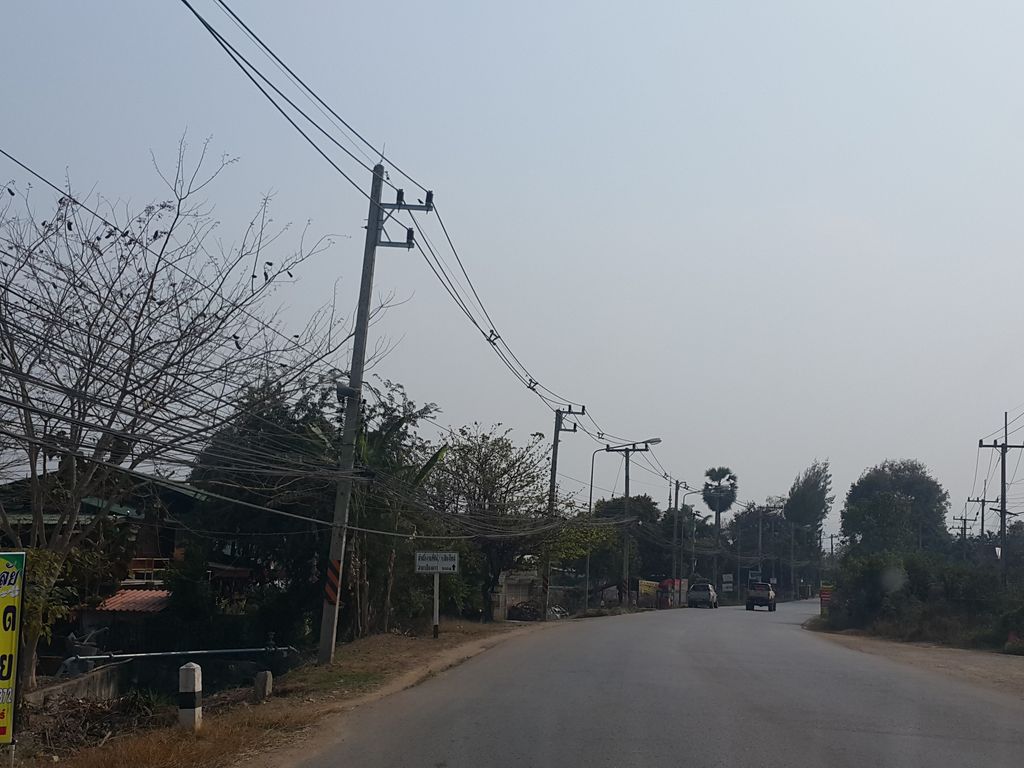 ภาพถนนตรงที่ คลินิกทำฟันเชียงดาว กู๊ด ฟ.ฟัน จัดฟัน ตรงข้ามรร.ศีลรวี ตั้งอยู่ ถ่ายโดย jrcarlsen พ.ศ. 2559 (2016) · A street-level view of where คลินิกทำฟันเชียงดาว กู๊ด ฟ.ฟัน จัดฟัน ตรงข้ามรร.ศีลรวี · Thamfan Chiang Dao Kut Fa.fan Chatfan Trongkhamron.sinrawi Clinic stands, by jrcarlsen in 2559 (2016)