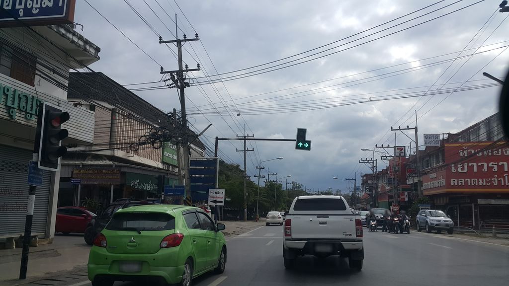 ภาพถนนตรงที่ อันนา ลอน-ดริ โฮม ตั้งอยู่ ถ่ายโดย jrcarlsen พ.ศ. 2561 (2018) · A street-level view of where อันนา ลอน-ดริ โฮม · Anna Lon-dri Home stands, by jrcarlsen in 2561 (2018)