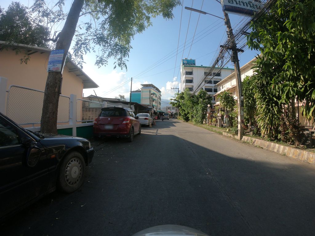 ภาพถนนตรงที่ ร้านปูแซ่ปสาขาสันติธรรม ตั้งอยู่ ถ่ายโดย chanuwath_grab พ.ศ. 2562 (2019) · A street-level view of where ร้านปูแซ่ปสาขาสันติธรรม · Ran Pu Saep Sakha Santitham stands, by chanuwath_grab in 2562 (2019)