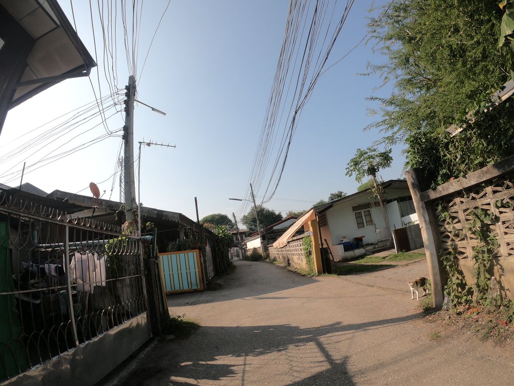 ภาพถนนตรงที่ เช่า ศุภาลัยมอนเต้ คอนโดใกล้เซ็นทรัลเชียงใหม่ Condo for rent in Chiang Mai ตั้งอยู่ ถ่ายโดย chanuwath_grab พ.ศ. 2562 (2019) · A street-level view of where เช่า ศุภาลัยมอนเต้ คอนโดใกล้เซ็นทรัลเชียงใหม่ Condo for rent in Chiang Mai stands, by chanuwath_grab in 2562 (2019)