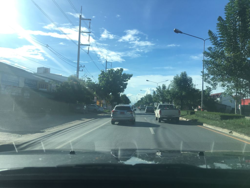 ภาพถนนตรงที่ The Chalotte ตั้งอยู่ ถ่ายโดย wapriz พ.ศ. 2561 (2018) · A street-level view of where The Chalotte stands, by wapriz in 2561 (2018)