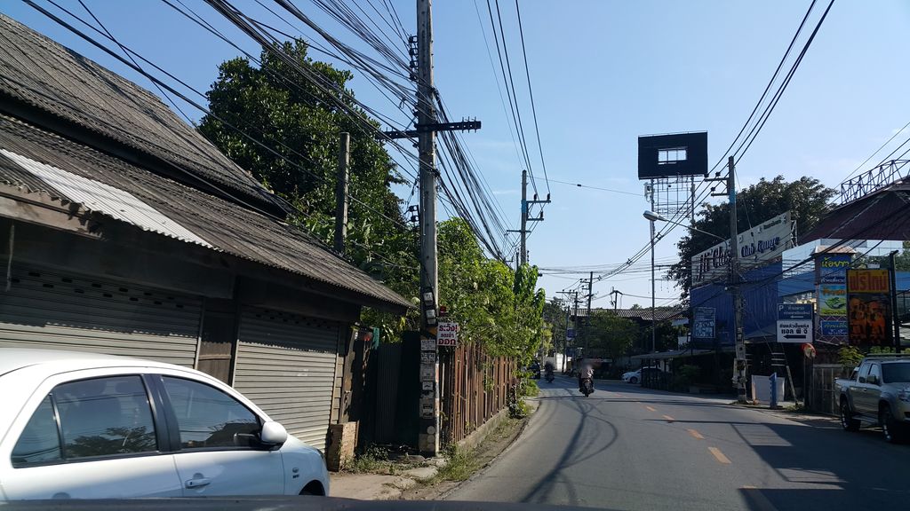 ภาพถนนตรงที่ เทพเจ้ากรีก ตั้งอยู่ ถ่ายโดย jrcarlsen พ.ศ. 2559 (2016) · A street-level view of where เทพเจ้ากรีก · Thep Chao Krik stands, by jrcarlsen in 2559 (2016)