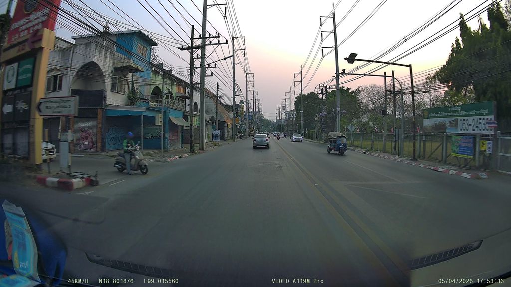 ภาพถนนตรงที่ ร้านหวยยุพิน อาเขต ตั้งอยู่ ถ่ายโดย ThailandCambodia พ.ศ. 2569 (2026) · A street-level view of where ร้านหวยยุพิน อาเขต · Ran Wo Yuphin Akhet stands, by ThailandCambodia in 2569 (2026)