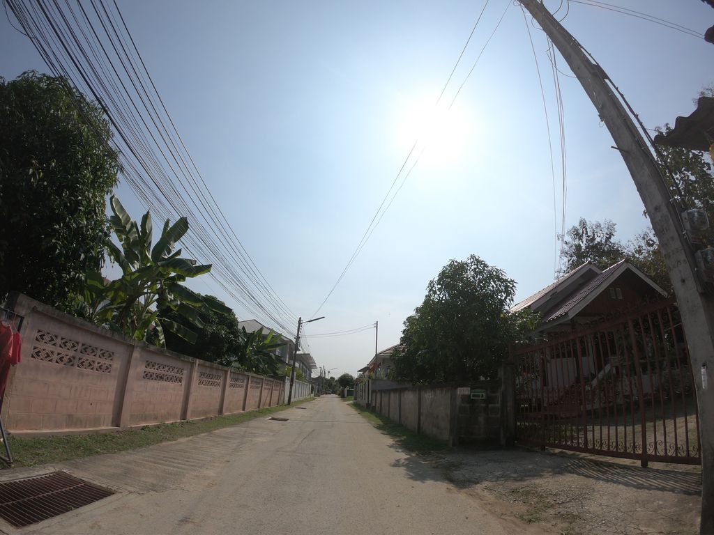 ภาพถนนตรงที่ Omthong Audit and Law ตั้งอยู่ ถ่ายโดย chanuwath_grab พ.ศ. 2562 (2019) · A street-level view of where Omthong Audit and Law stands, by chanuwath_grab in 2562 (2019)