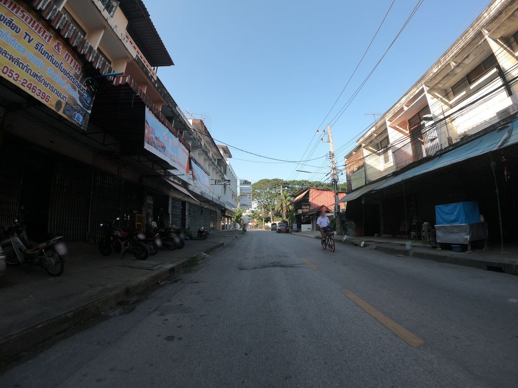 ภาพถนนตรงที่ Hairra Herra Salon ตั้งอยู่ ถ่ายโดย chanuwath_grab พ.ศ. 2562 (2019) · A street-level view of where Hairra Herra Salon stands, by chanuwath_grab in 2562 (2019)