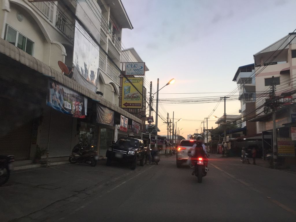 ภาพถนนตรงที่ มายด์แล็บ ตั้งอยู่ ถ่ายโดย kyoko พ.ศ. 2561 (2018) · A street-level view of where มายด์แล็บ · Mailaep stands, by kyoko in 2561 (2018)
