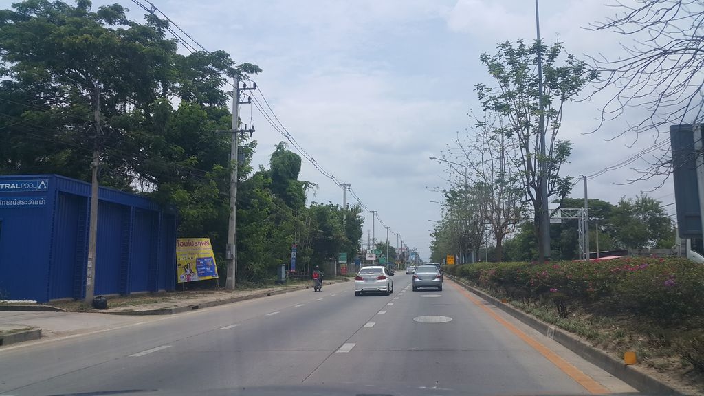 ภาพถนนตรงที่ ชุน ชิว shun chil ตั้งอยู่ ถ่ายโดย jrcarlsen พ.ศ. 2561 (2018) · A street-level view of where ชุน ชิว shun chil stands, by jrcarlsen in 2561 (2018)