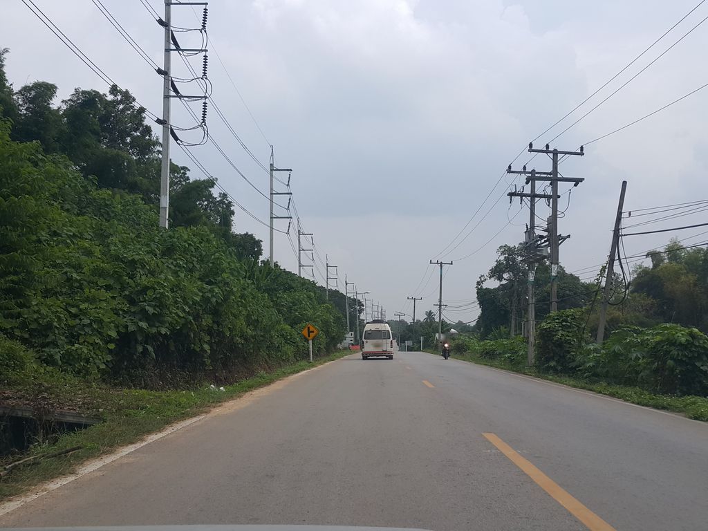ภาพถนนตรงที่ ต้นปาย วิวดอย ตั้งอยู่ ถ่ายโดย jrcarlsen พ.ศ. 2558 (2015) · A street-level view of where ต้นปาย วิวดอย · Ton Pai View Doi stands, by jrcarlsen in 2558 (2015)