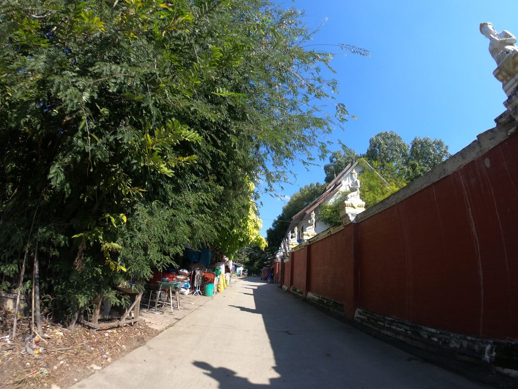 ภาพถนนตรงที่ April Croissant ตั้งอยู่ ถ่ายโดย chanuwath_grab พ.ศ. 2562 (2019) · A street-level view of where April Croissant stands, by chanuwath_grab in 2562 (2019)