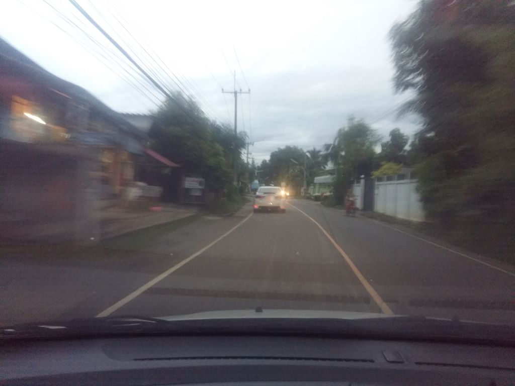 ภาพถนนตรงที่ สวนสุขพาณิชย์ ตั้งอยู่ ถ่ายโดย noochjaree พ.ศ. 2561 (2018) · A street-level view of where สวนสุขพาณิชย์ · Suk Phanit Garden stands, by noochjaree in 2561 (2018)