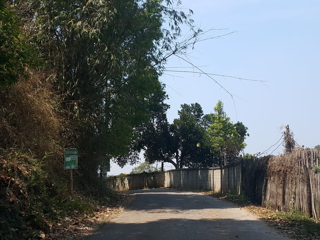 ภาพถนนตรงที่ Kex (สาขาโป่งเเยง) ตั้งอยู่ ถ่ายโดย jrcarlsen พ.ศ. 2559 (2016) · A street-level view of where Kex (สาขาโป่งเเยง) stands, by jrcarlsen in 2559 (2016)