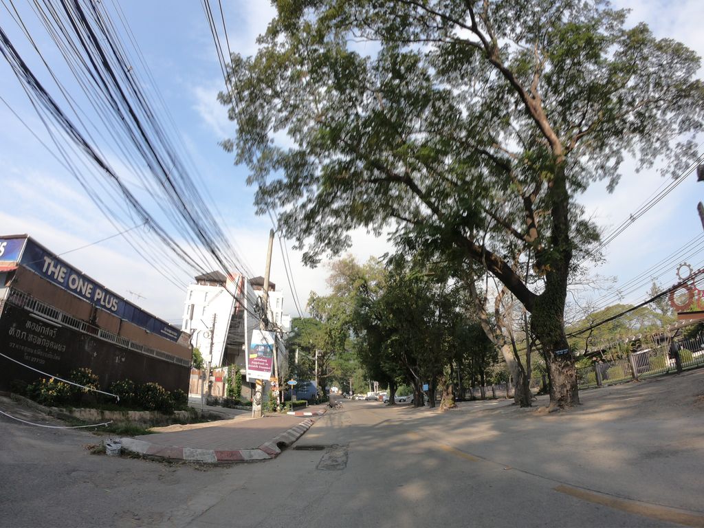 ภาพถนนตรงที่ The One Plus Center ตั้งอยู่ ถ่ายโดย chanuwath_grab พ.ศ. 2562 (2019) · A street-level view of where The One Plus Center stands, by chanuwath_grab in 2562 (2019)
