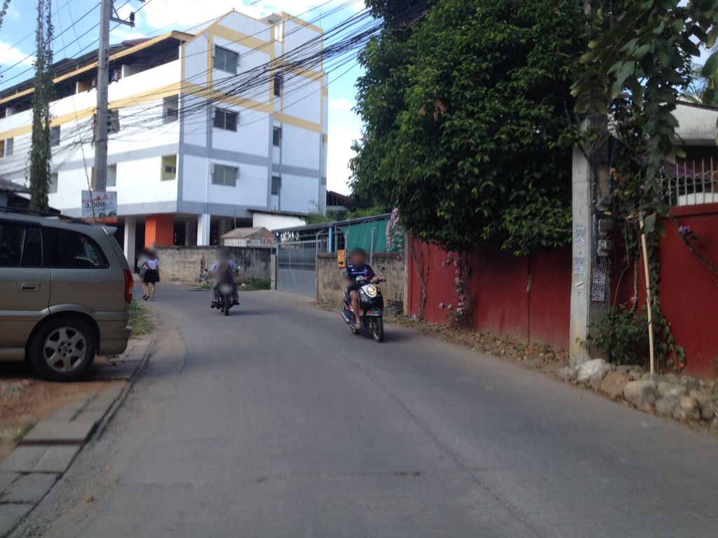 ภาพถนนตรงที่ อาธามชาบู ตั้งอยู่ ถ่ายโดย jimwatana พ.ศ. 2558 (2015) · A street-level view of where อาธามชาบู · Athamchabu stands, by jimwatana in 2558 (2015)