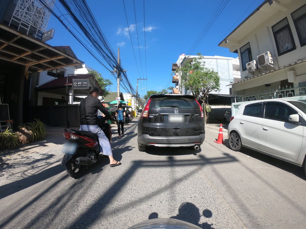 ภาพถนนตรงที่ Studio San ตั้งอยู่ ถ่ายโดย chanuwath_grab พ.ศ. 2562 (2019) · A street-level view of where Studio San stands, by chanuwath_grab in 2562 (2019)