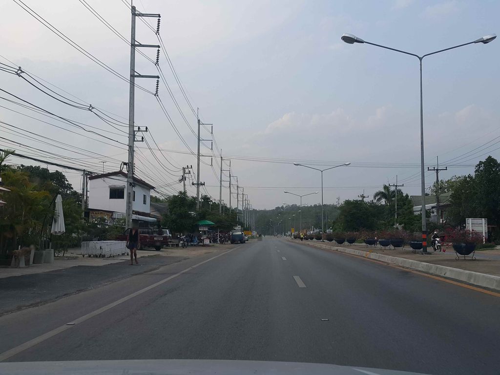 ภาพถนนตรงที่ 268 Coffee & Farm ตั้งอยู่ ถ่ายโดย jrcarlsen พ.ศ. 2558 (2015) · A street-level view of where 268 Coffee & Farm stands, by jrcarlsen in 2558 (2015)