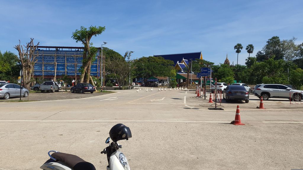 ภาพถนนตรงที่ โรงพยาบาลส่งเสริมสุขภาพตำบลบ้านขอนตาล ตั้งอยู่ ถ่ายโดย jrcarlsen พ.ศ. 2565 (2022) · A street-level view of where โรงพยาบาลส่งเสริมสุขภาพตำบลบ้านขอนตาล · Ban Khontan Sub-district health promoting hospital stands, by jrcarlsen in 2565 (2022)