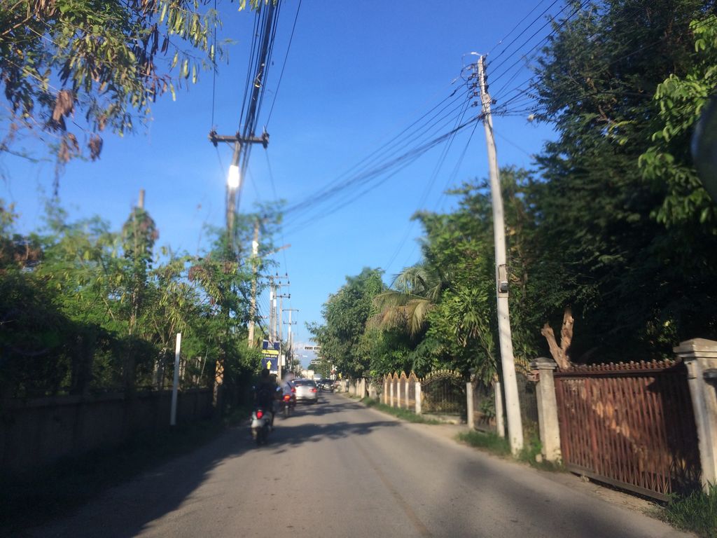 ภาพถนนตรงที่ Cha'mingo ตั้งอยู่ ถ่ายโดย prasert พ.ศ. 2559 (2016) · A street-level view of where Cha'mingo stands, by prasert in 2559 (2016)