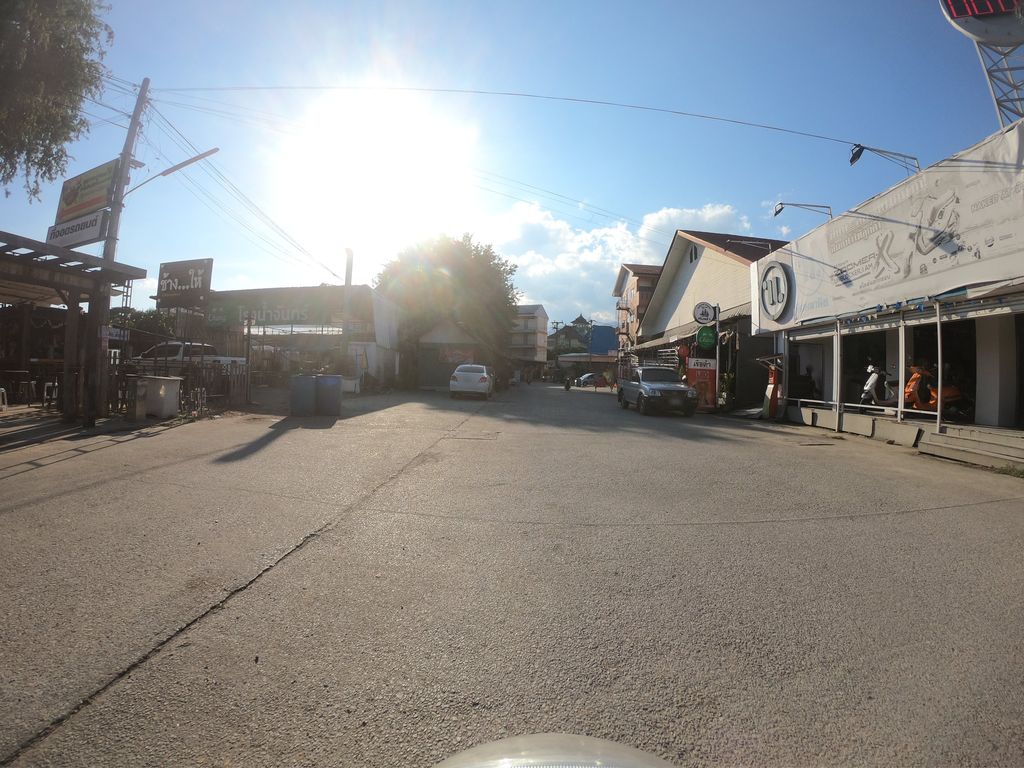 ภาพถนนตรงที่ Volk Cafe ตั้งอยู่ ถ่ายโดย chanuwath_grab พ.ศ. 2562 (2019) · A street-level view of where Volk Cafe stands, by chanuwath_grab in 2562 (2019)
