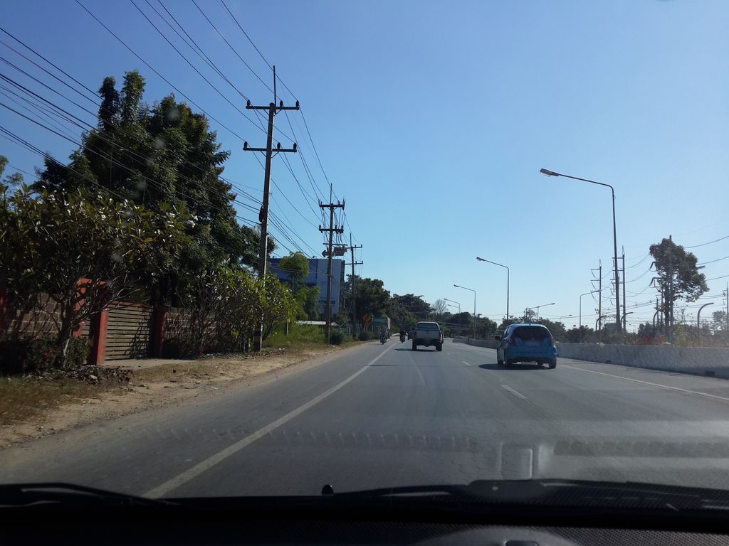 ภาพถนนตรงที่ Long Madoo ลองมาดู ตั้งอยู่ ถ่ายโดย mishari พ.ศ. 2557 (2014) · A street-level view of where Long Madoo ลองมาดู stands, by mishari in 2557 (2014)