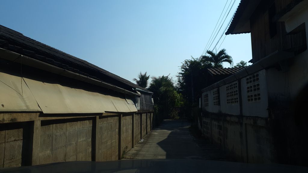 ภาพถนนตรงที่ ประไพการค้า ตั้งอยู่ ถ่ายโดย jrcarlsen พ.ศ. 2562 (2019) · A street-level view of where ประไพการค้า · Praphaikankha stands, by jrcarlsen in 2562 (2019)
