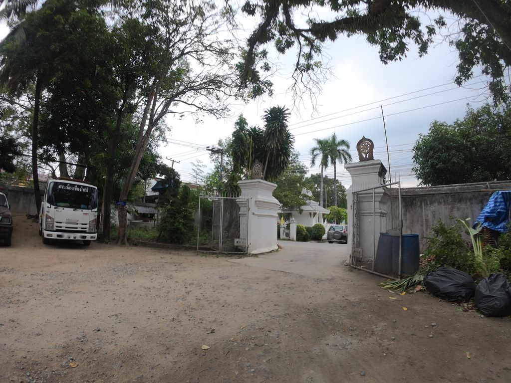 ภาพถนนตรงที่ ปังเจริญ ตั้งอยู่ ถ่ายโดย chanuwath_grab พ.ศ. 2562 (2019) · A street-level view of where ปังเจริญ · Pangcherin stands, by chanuwath_grab in 2562 (2019)