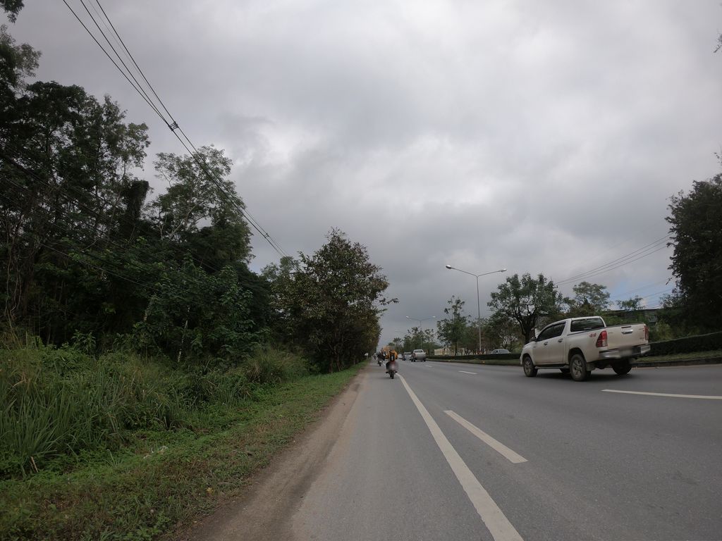 ภาพถนนตรงที่ Chiangmai Motorsport ตั้งอยู่ ถ่ายโดย chanuwath_grab พ.ศ. 2562 (2019) · A street-level view of where Chiangmai Motorsport stands, by chanuwath_grab in 2562 (2019)