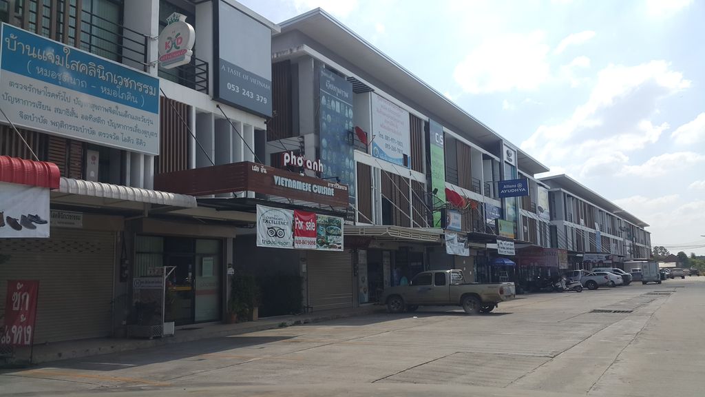 ภาพถนนตรงที่ Getthawha Thai Massage สาขา 3 เชียงขาง ตั้งอยู่ ถ่ายโดย jrcarlsen พ.ศ. 2559 (2016) · A street-level view of where Getthawha Thai Massage สาขา 3 เชียงขาง stands, by jrcarlsen in 2559 (2016)