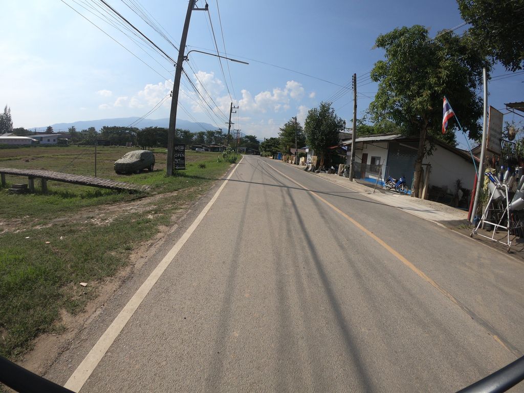 ภาพถนนตรงที่ Belive ตั้งอยู่ ถ่ายโดย chanuwath_grab พ.ศ. 2562 (2019) · A street-level view of where Belive stands, by chanuwath_grab in 2562 (2019)