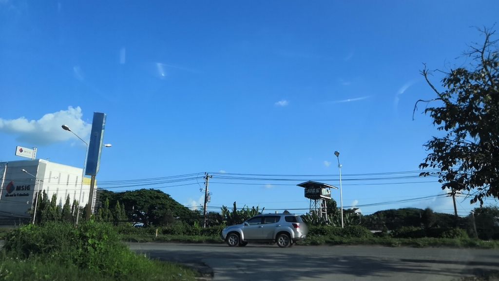 ภาพถนนตรงที่ ฮักเมาย่าง CampingBar ตั้งอยู่ ถ่ายโดย charlesano พ.ศ. 2561 (2018) · A street-level view of where ฮักเมาย่าง CampingBar stands, by charlesano in 2561 (2018)