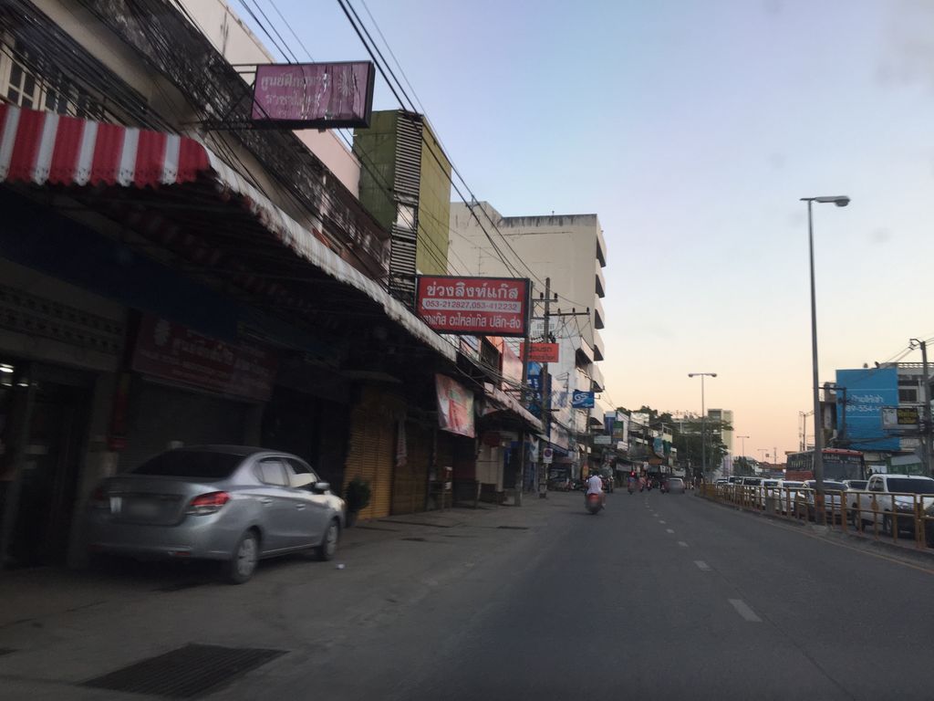 ภาพถนนตรงที่ P.D. Win Win พี ดี วินวิน: บริษัทนำคนต่างด้าวมาทำงานในประเทศ ตั้งอยู่ ถ่ายโดย kyoko พ.ศ. 2561 (2018) · A street-level view of where P.D. Win Win พี ดี วินวิน: บริษัทนำคนต่างด้าวมาทำงานในประเทศ stands, by kyoko in 2561 (2018)