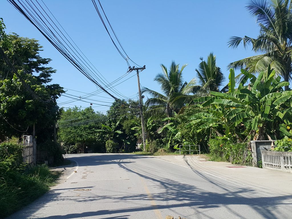 ภาพถนนตรงที่ Wang Car Sound ตั้งอยู่ ถ่ายโดย jrcarlsen พ.ศ. 2558 (2015) · A street-level view of where Wang Car Sound stands, by jrcarlsen in 2558 (2015)