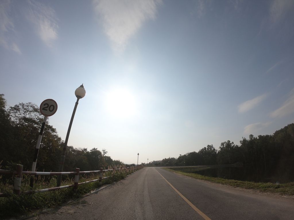 ภาพถนนตรงที่ อ่างเกษตร - สันอ่าง ตั้งอยู่ ถ่ายโดย chanuwath_grab พ.ศ. 2562 (2019) · A street-level view of where อ่างเกษตร - สันอ่าง · Ang Kaset - San Ang stands, by chanuwath_grab in 2562 (2019)