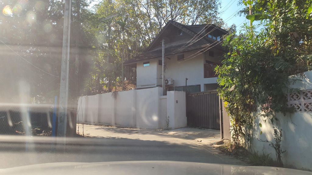 ภาพถนนตรงที่ กาแฟพันเอก 上校咖啡 colonel coffee ตั้งอยู่ ถ่ายโดย jrcarlsen พ.ศ. 2565 (2022) · A street-level view of where กาแฟพันเอก 上校咖啡 colonel coffee stands, by jrcarlsen in 2565 (2022)