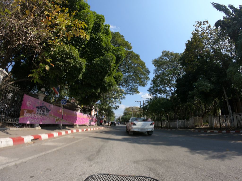 ภาพถนนตรงที่ การบินไทย ตั้งอยู่ ถ่ายโดย chanuwath_grab พ.ศ. 2562 (2019) · A street-level view of where การบินไทย · Kanbinthai stands, by chanuwath_grab in 2562 (2019)