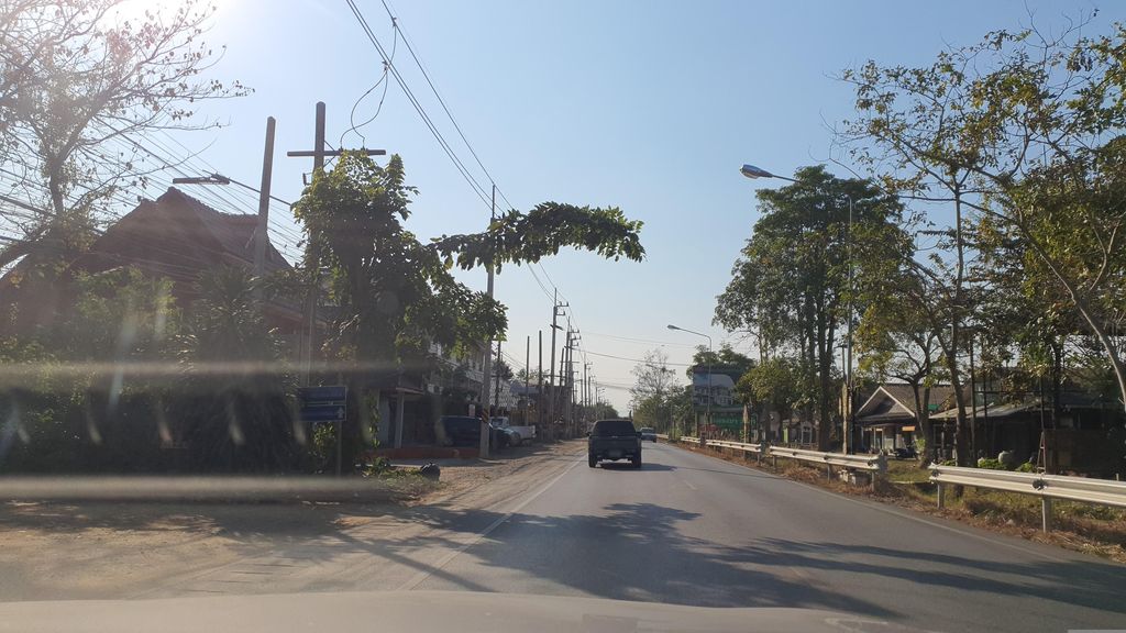 ภาพถนนตรงที่ เฟอร์นิเจอร์หวายเทียม ตั้งอยู่ ถ่ายโดย jrcarlsen พ.ศ. 2566 (2023) · A street-level view of where เฟอร์นิเจอร์หวายเทียม · Furniture Waithiam stands, by jrcarlsen in 2566 (2023)